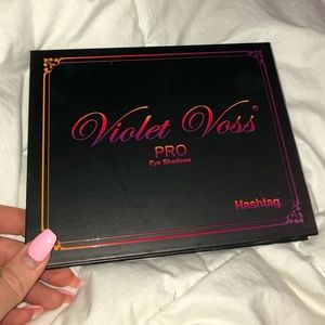 Violet Voss Pro “Hashtag” Eyeshadow Palette